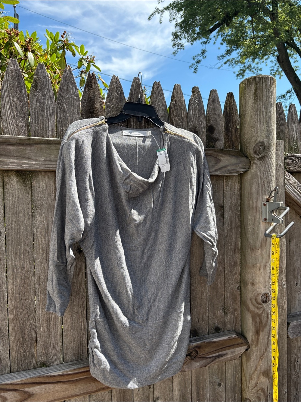 Contemporaine Simons XS grey viscose blend top. NWT!!